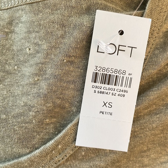 Cute linen loose-fitting tee from Loft. - Picture 4 of 4